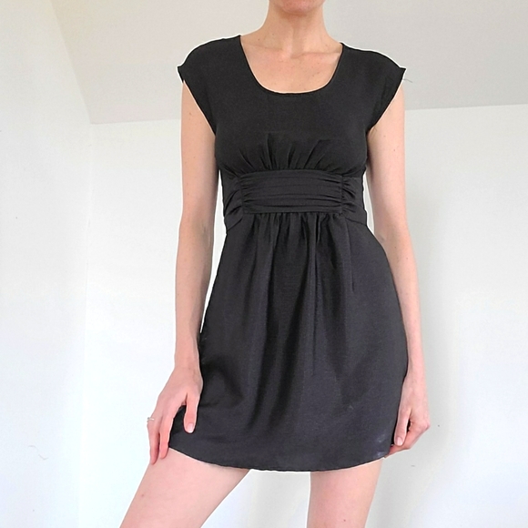 H&M - Black mini dress - Picture 2 of 10